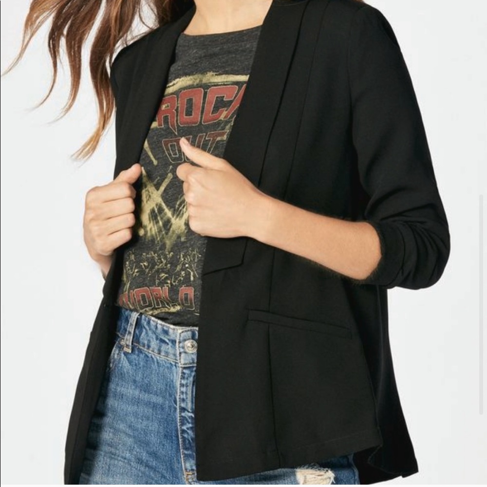 NWT Just Fab black pleated back blazer